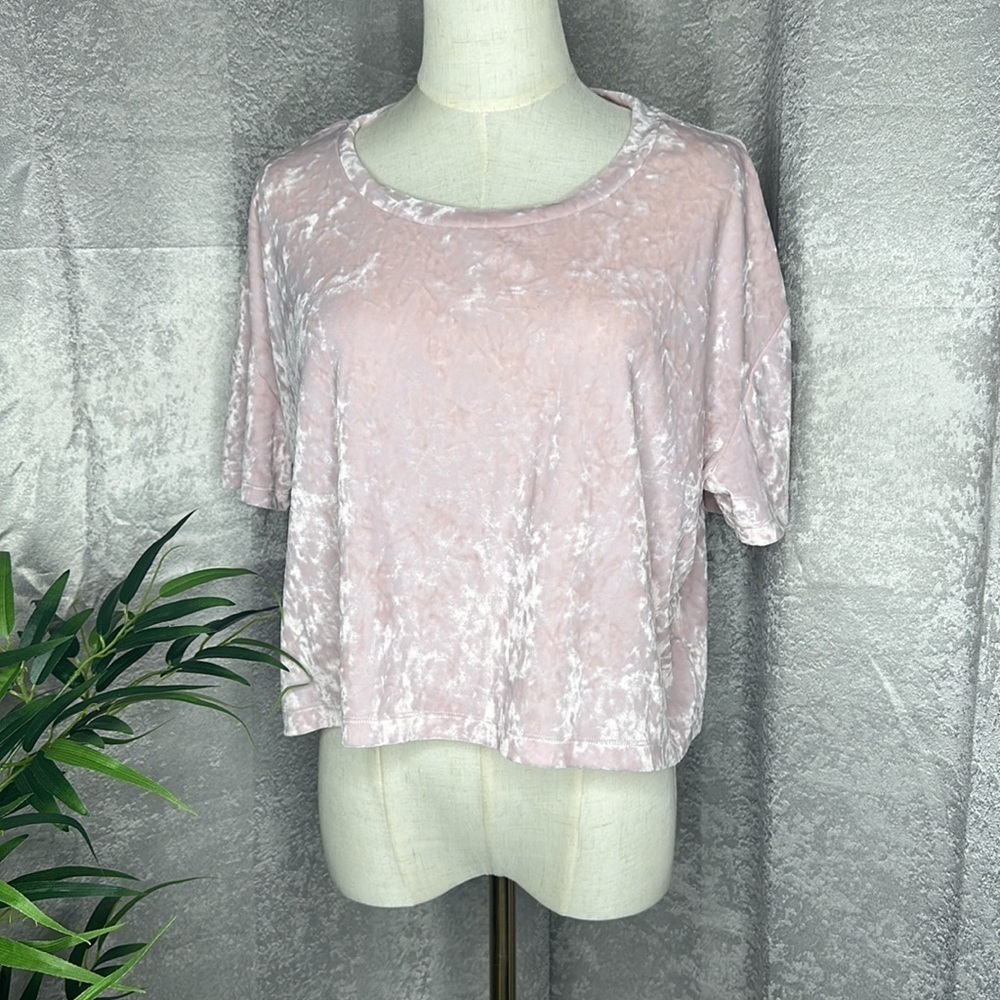 Aeropostale Women’s Velvet Pink Round Neck Crop Tee Top Sz XL